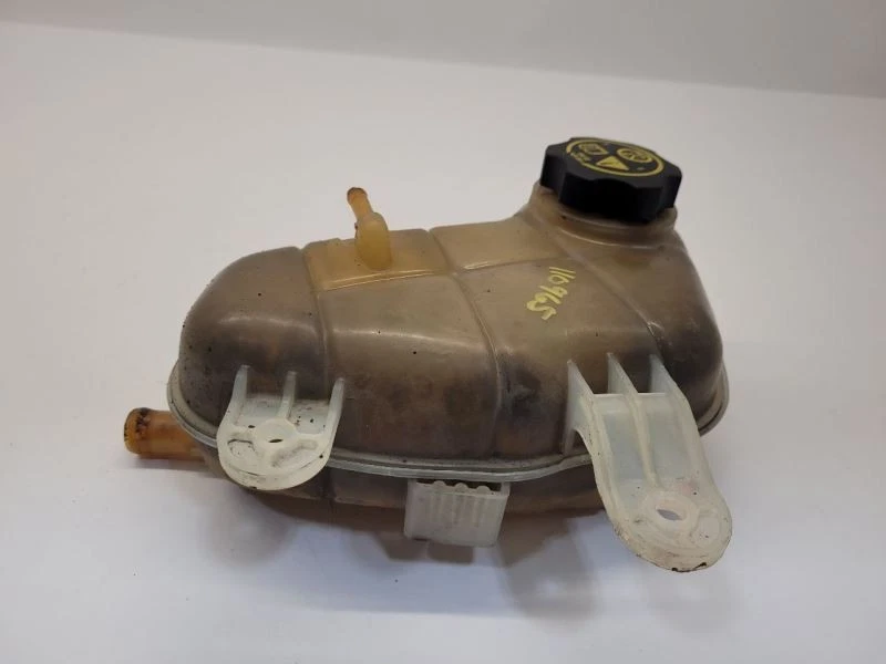 2012-2018 CHEVROELT SONIC Coolant Reservoir   Foto 2 de 4