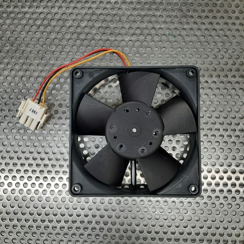 Ventilador PC KUKA 00-106-867 con conector - KRC2 - Imagen 2 de 3