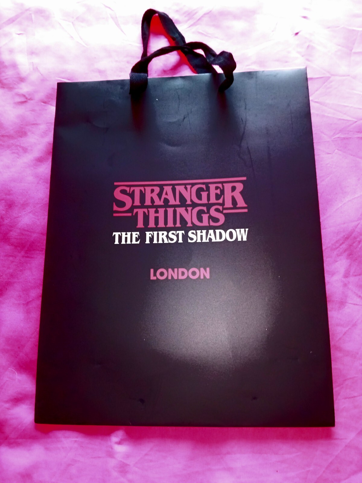 Stranger Things RARE promo shirt London the First Shadow + extra *UNWORN/NEW*