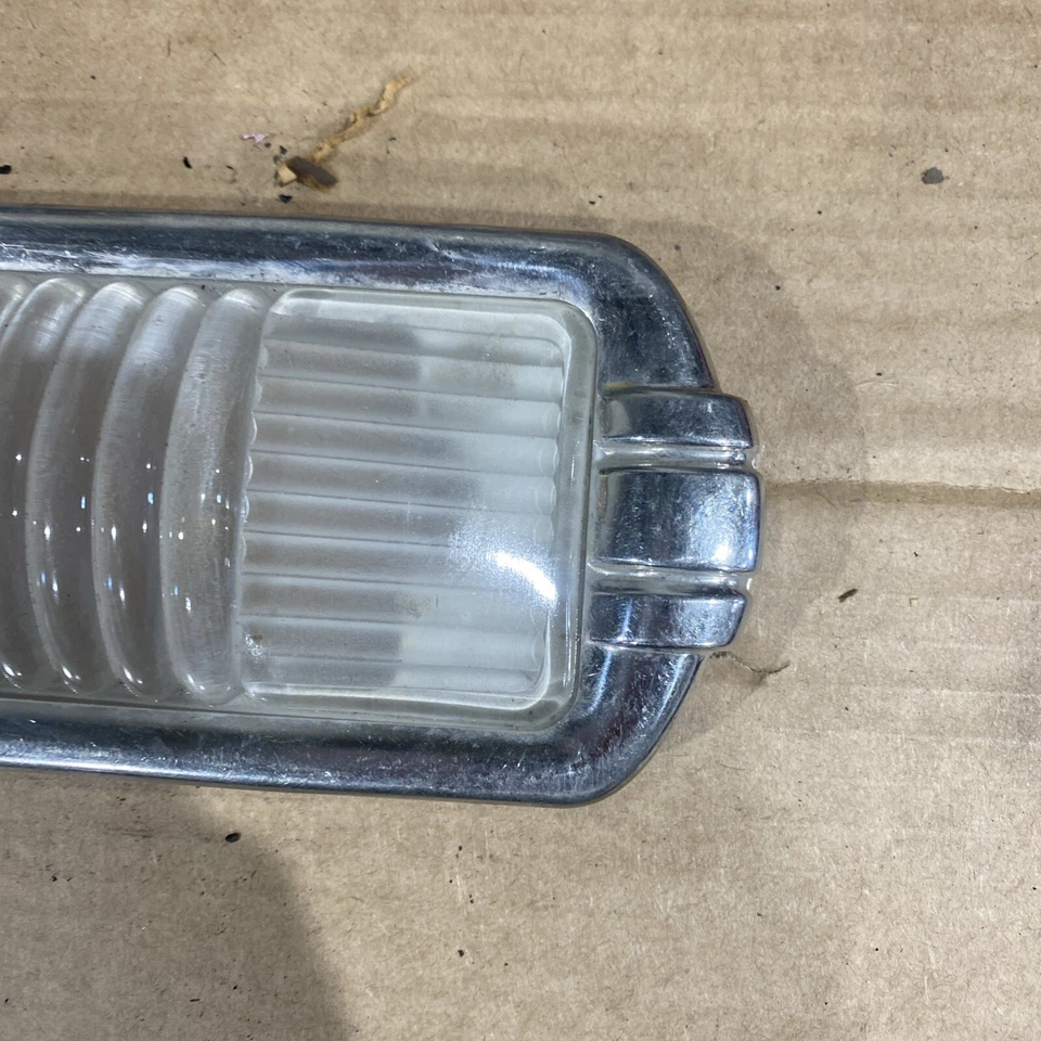 VINTAGE NASH DOME LIGHT ASSEMBLY 1949 1950 1951 1952 1953 1954 1955 1956 A35 - Image 2 of 4