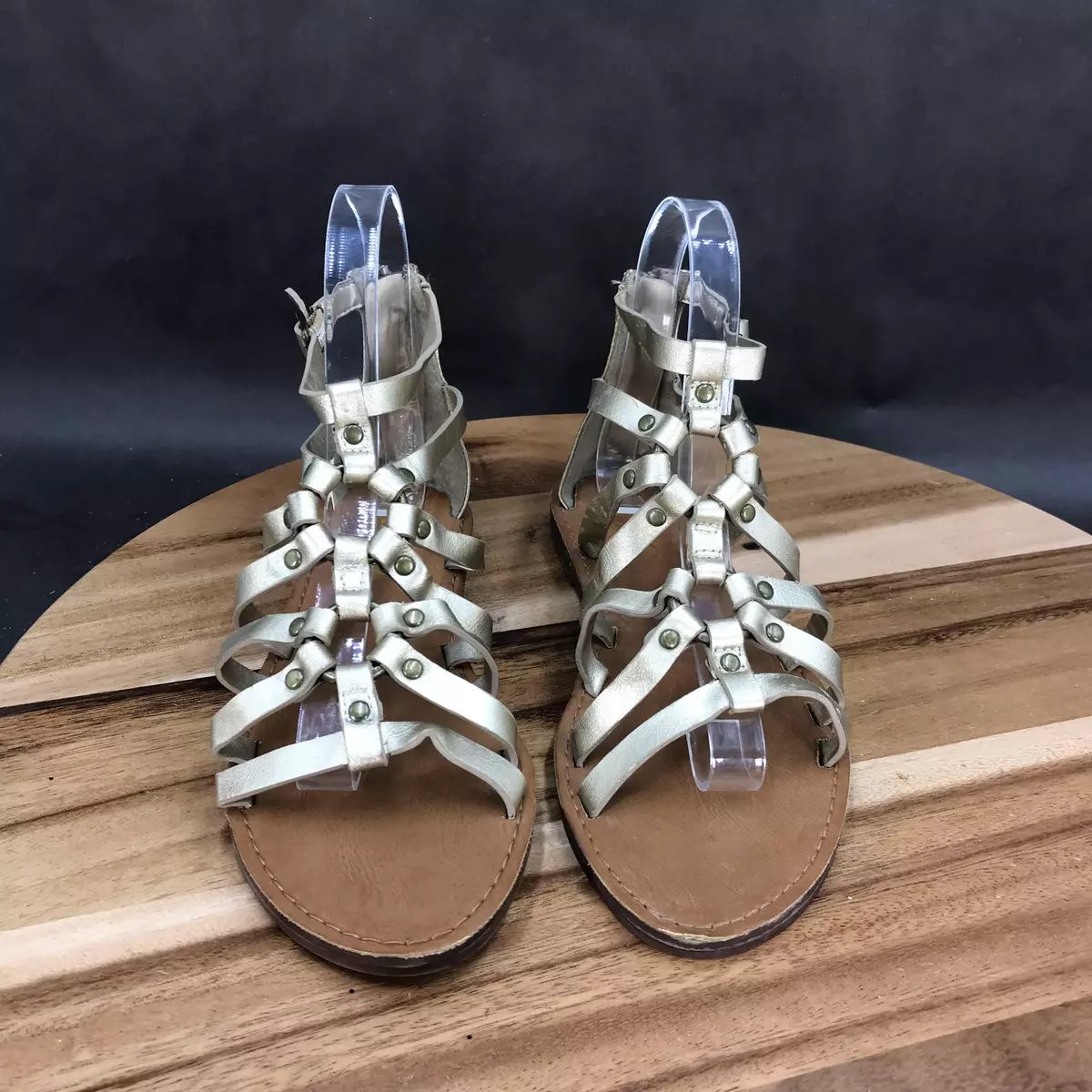 XOXO Gold Adjustable Strappy Zip Up Gladiator Flat Sandals Womens Size 6