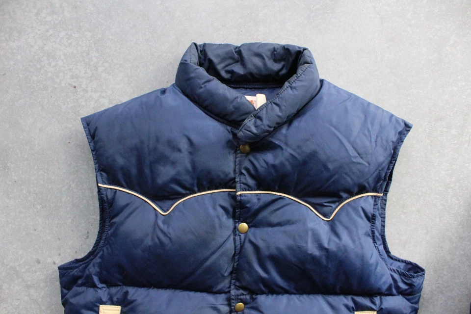 Vintage 1970s COMFY Down Insulated Puffer Vest BLUE Size Large USA - Image 2 of 4