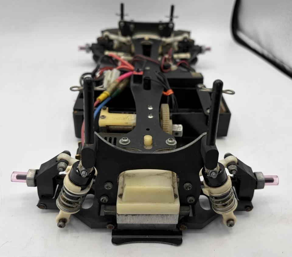 For Parts YOKOMO YR-4 FRP chassis with ESC and motor - Image 4 of 4