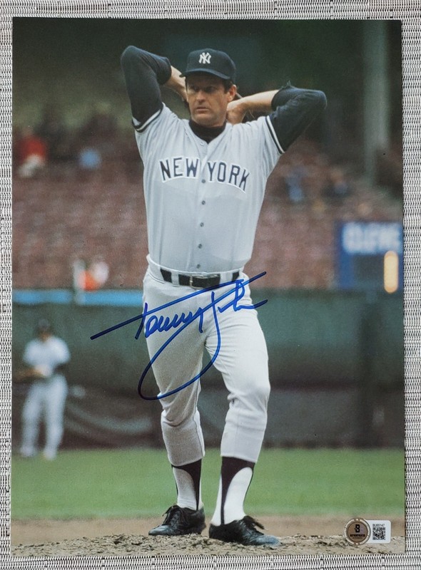 NY Yankees Tommy John Signed Autographed 9x12 Photo Beckett BAS - Bold Signature