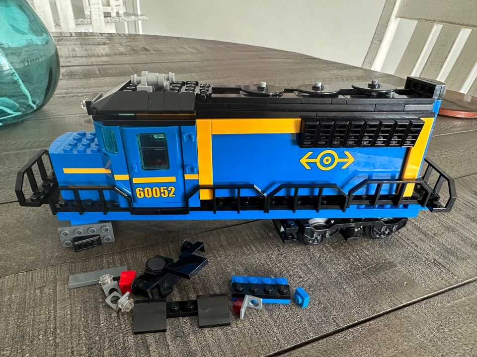 LEGO City RC Tren de Carga (60052) Solo Piezas no completas. Mira las fotos. Foto 2 de 4