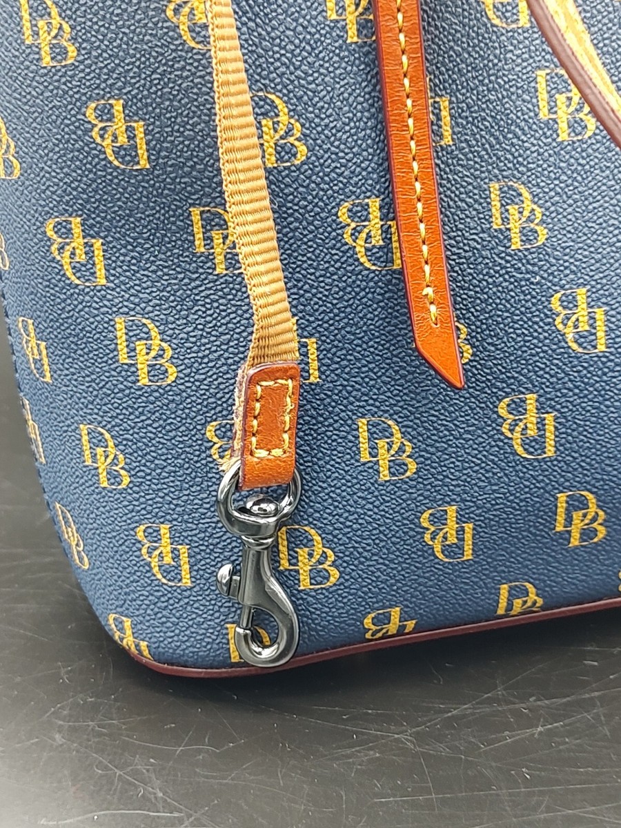 Dooney & Bourke Zaino Gretta In Pelle Rivestita: Eleganza E Praticità Per Ogni Giorno