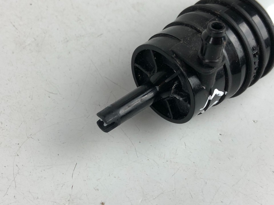 Mercedes Benz C Class W205 Windshield Windscreen Tank Washer Pump