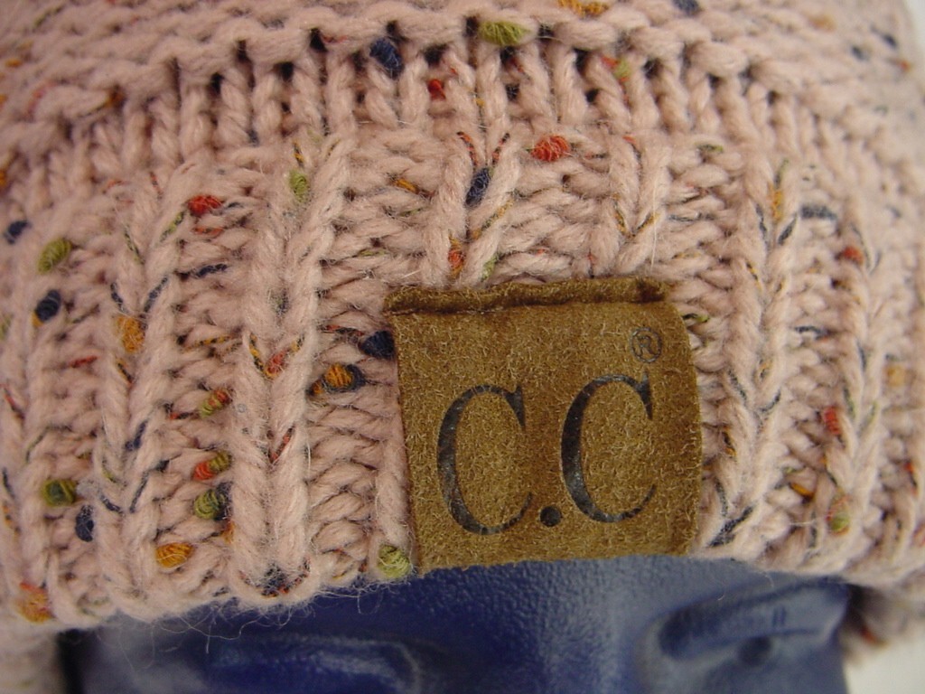 PONY CARINO C.C. CAPPELLO CALZINO BERRETTO CON FORO CODA DI CAVALLO