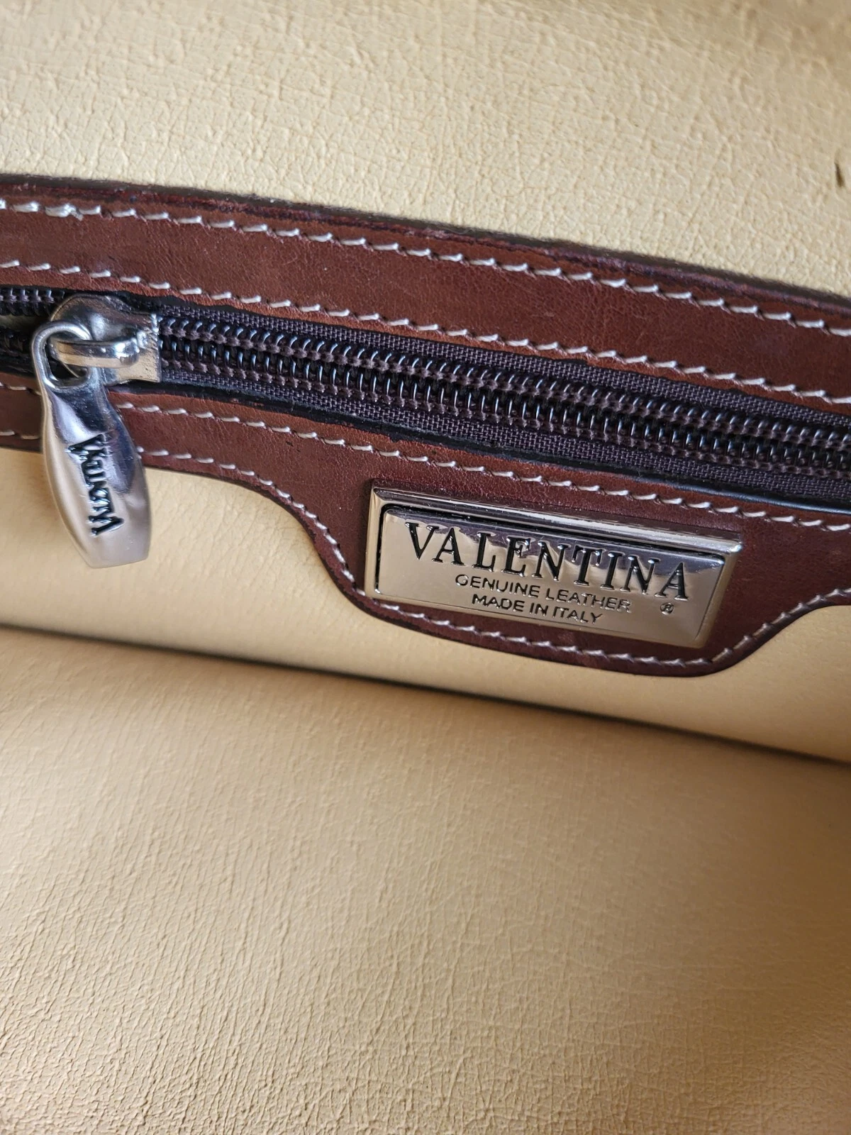 VALENTINO Valentina Borsa a mano Multicolore Grande in pelle. Le condizioni sono molto buone.