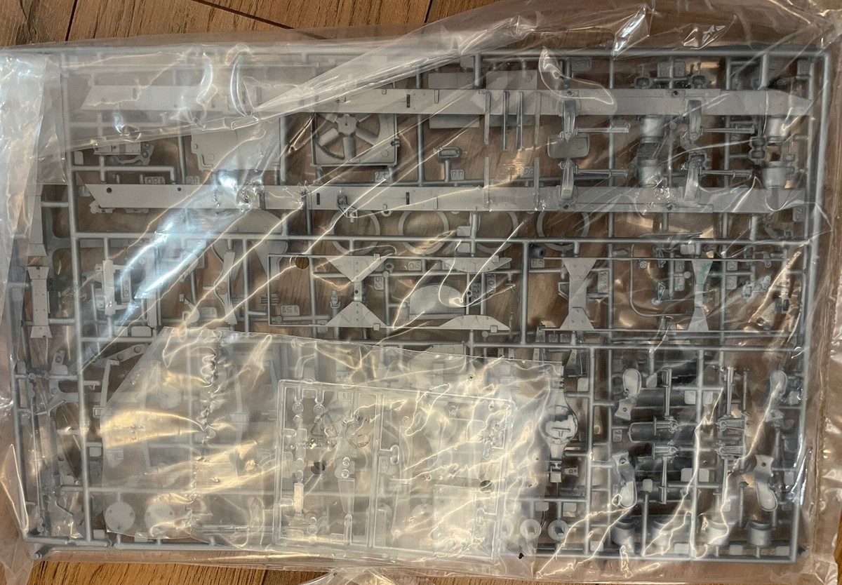 REVELL PETERBILT 359 07542 Truck in Ovp 1:25 EUR 42,00 - DE