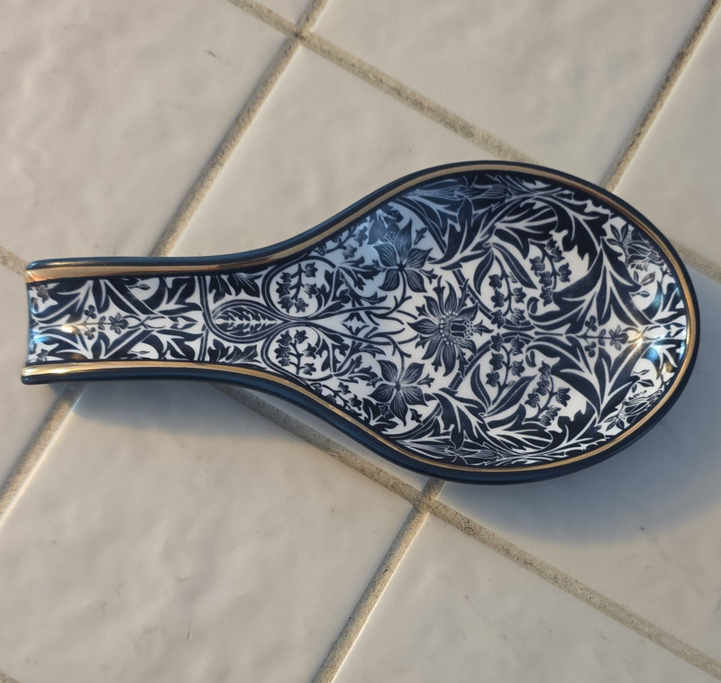 Williams Sonoma Morris & Co. Blue/White Floral Ceramic Spoon Rest