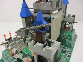 (AH 3) LEGO 6098 King Leo's Castle KNIGHT'S CASTLE with original box and...