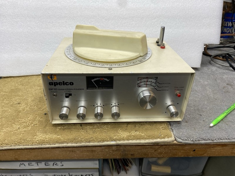 Apelco Df – 10 Direction Finding￼Radio