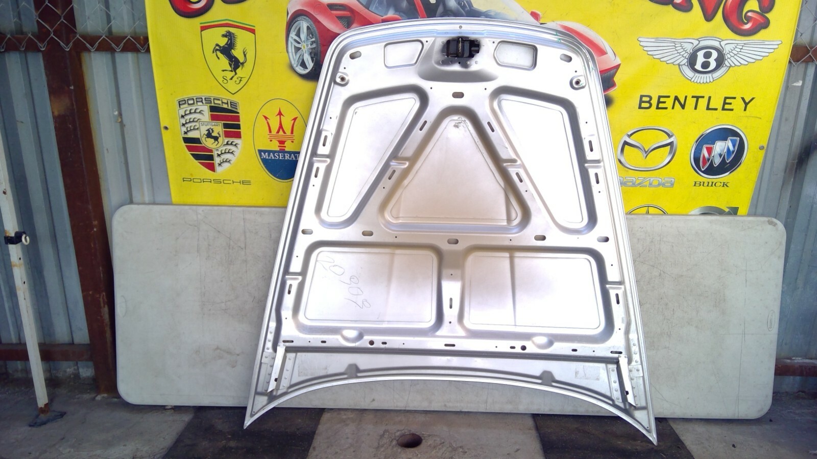 2004 2005 2006 2007 2008 2009 2010 2011 2012 MASERATI QUATTROPORTE HOOD OEM