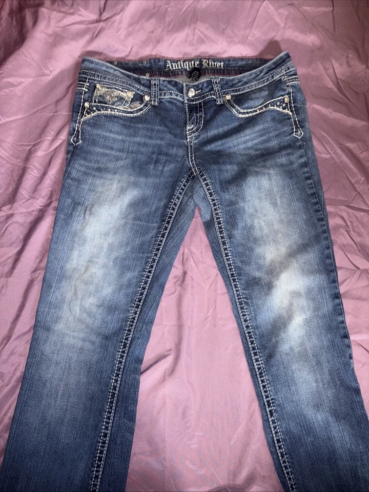 Pantalones de mezclilla antiguos remaches para mujer talla 29 desgastados, tachuelas y pedrería Foto 2 de 4