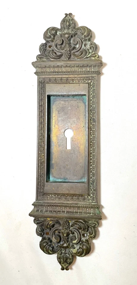 gran antiguo ornamentado 1800 bronce dorado llave escudo puerta herrajes placa montaje Foto 2 de 4