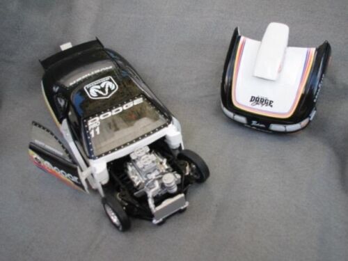 Sia Darrell Alderman che Scott Geoffrion Mopar 1997 Dodge NHRA Pro Stock 1/24 - Foto 10 di 14