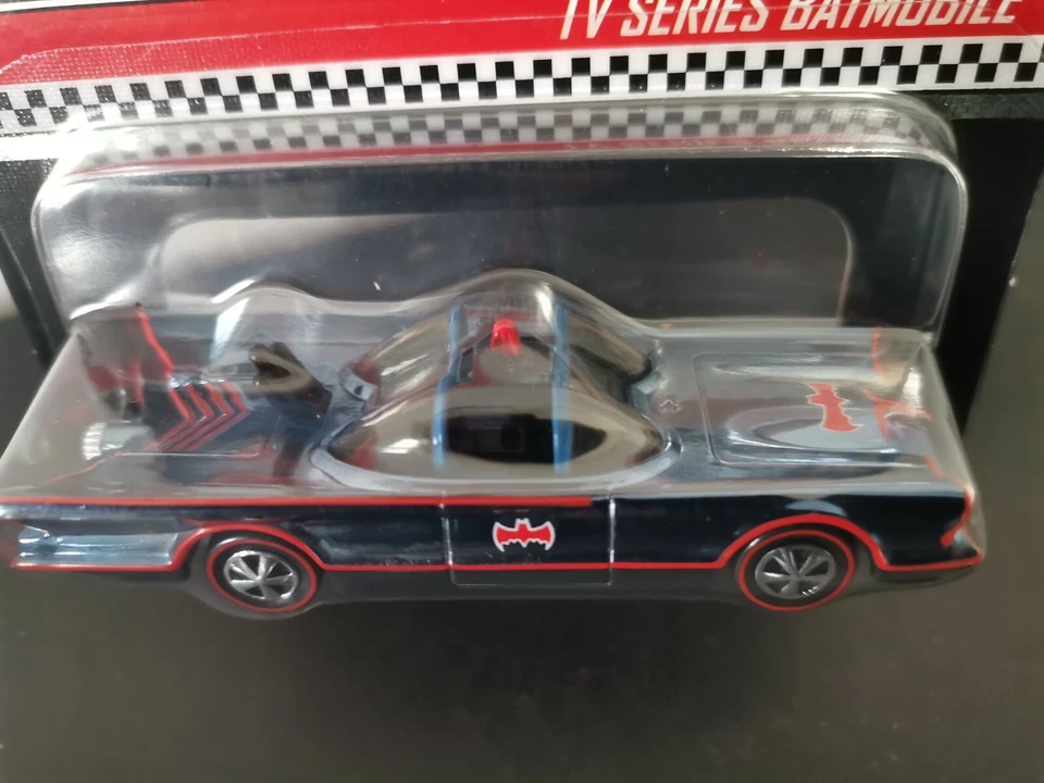 HOT WHEELS BATMOBILE RED LINE CLUB 2022 RLC LIMITED - Immagine 3 di 4