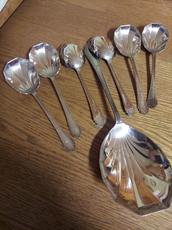 Set of 7 vintage Silverplated Art Deco spoons, Fruit / Soup - R&D NS EP marked