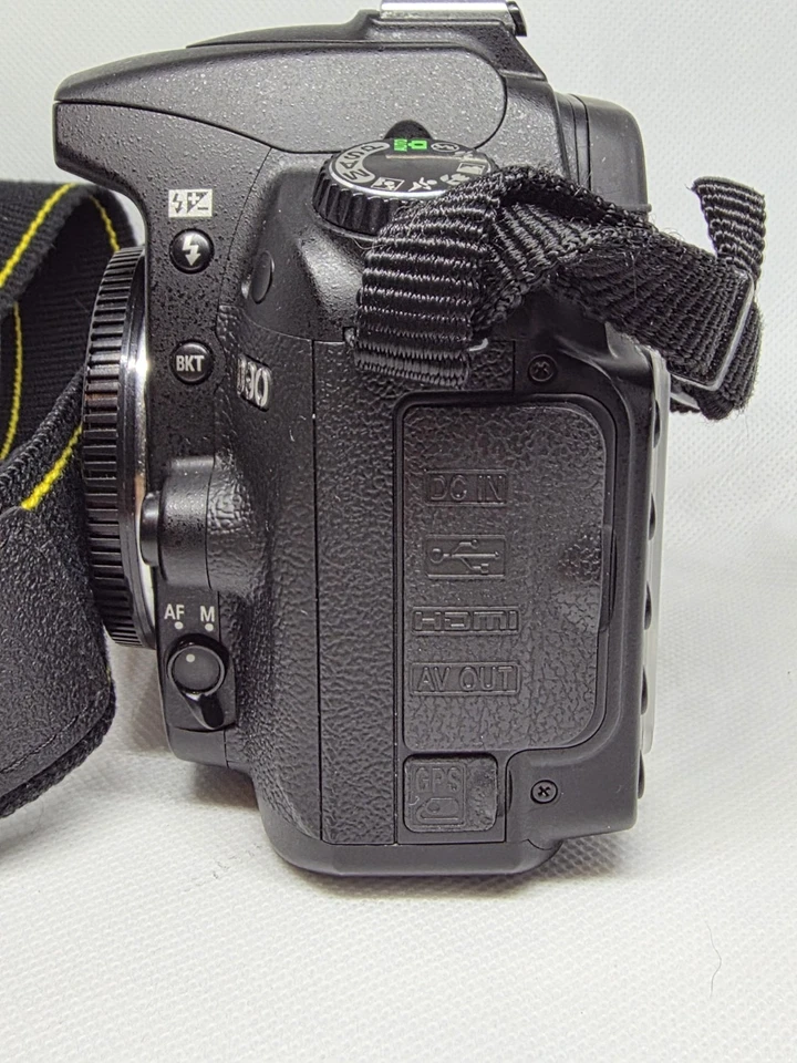 Cámara digital Nikon D90 12,3 MP SLR - negra (Kit con lente AF-S DX 18-55 mm) Foto 4 de 4