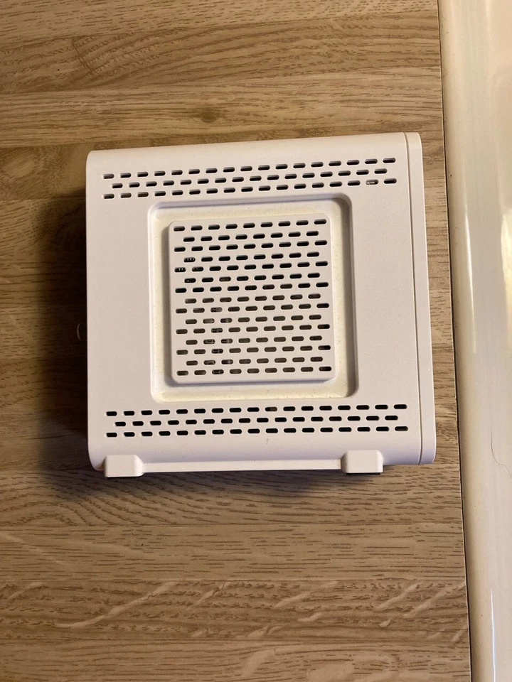 Cable módem ARRIS SURFboard Touchstone SB6141 - Reacondicionado, Blanco, ¡y Funciona! Foto 2 de 4