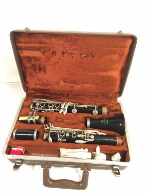Buescher Aristocrat Student Clarinet With Hard Case