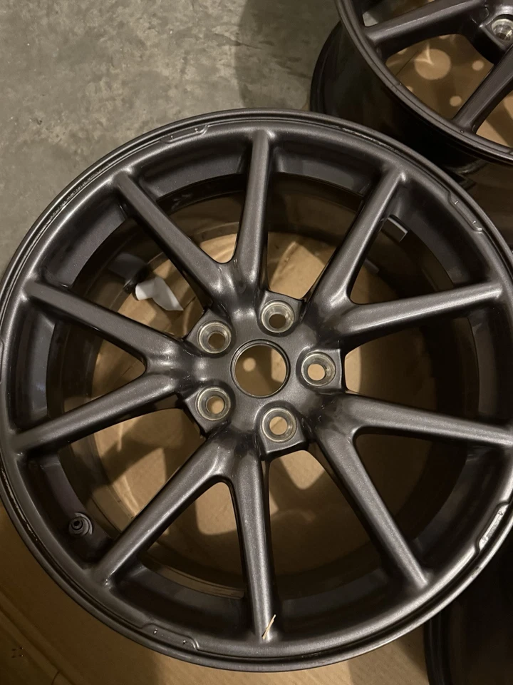 Juego Llantas 2017 2018 2019 2020 2021 2022 2023 Tesla 3 OEM Fábrica 18 96276 Foto 3 de 4