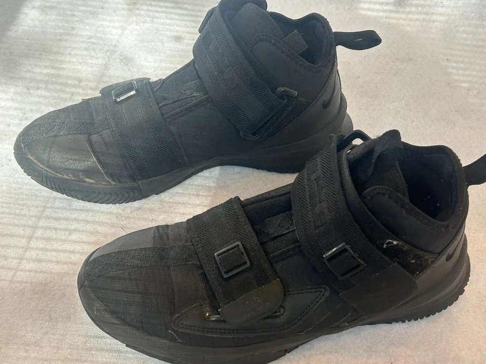 黑色耐克 Lebron James Soldier Youth 尺码 6 高帮篮球鞋运动鞋 — 第 3/4 张图片