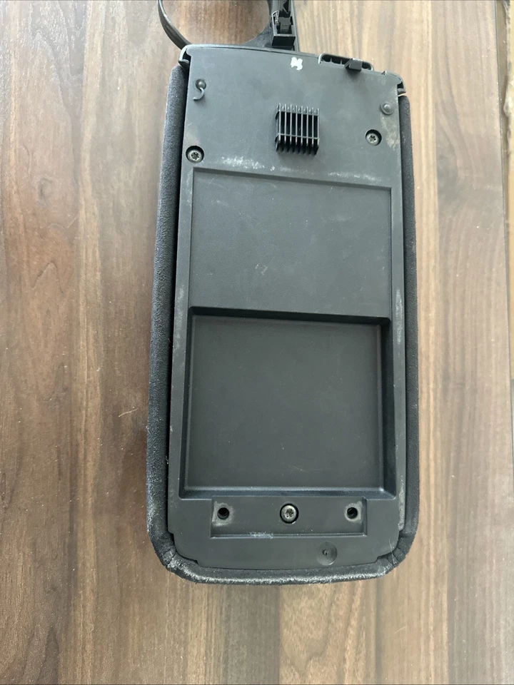 Reposabrazos consola central gamuza Volvo 850T-5R con portavasos 1995 Foto 4 de 4