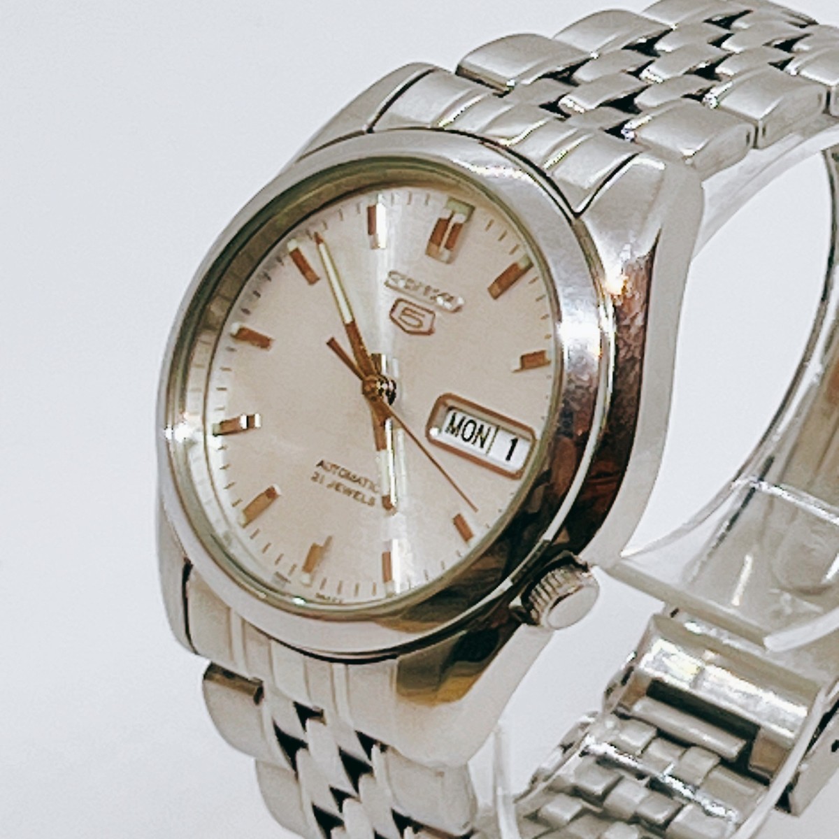 SEIKO 5 7S26-01V0 Silver Dial 21 Jewels Day Date Men's Watch