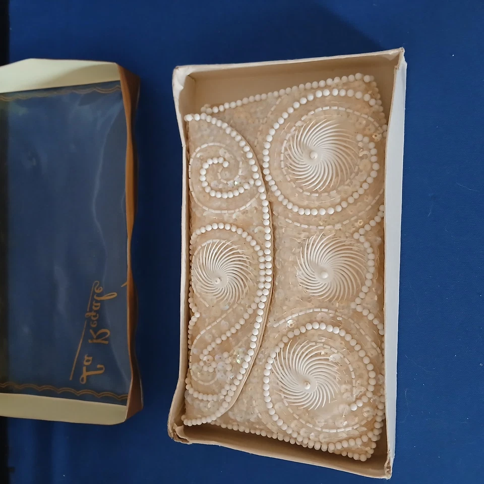 Bolso de noche Clutch con cuentas vintage marfil satinado Foto 4 de 4