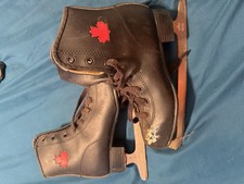 SLM Youth Figure Ice Skates Size 2 Lace-Up Black  Red Pair of Skates