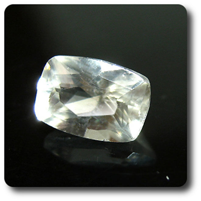 Aragonite République Tchèque 0.48 cts, pierre fine pour vitrine de minéraux