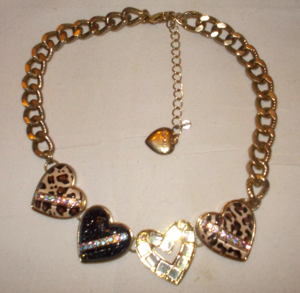 BETSEY JOHNSON RARE VINTAGE LEOPARD FOUR HEARTS STATEMENT NECKLACE PREOWNED - Image 3 of 4