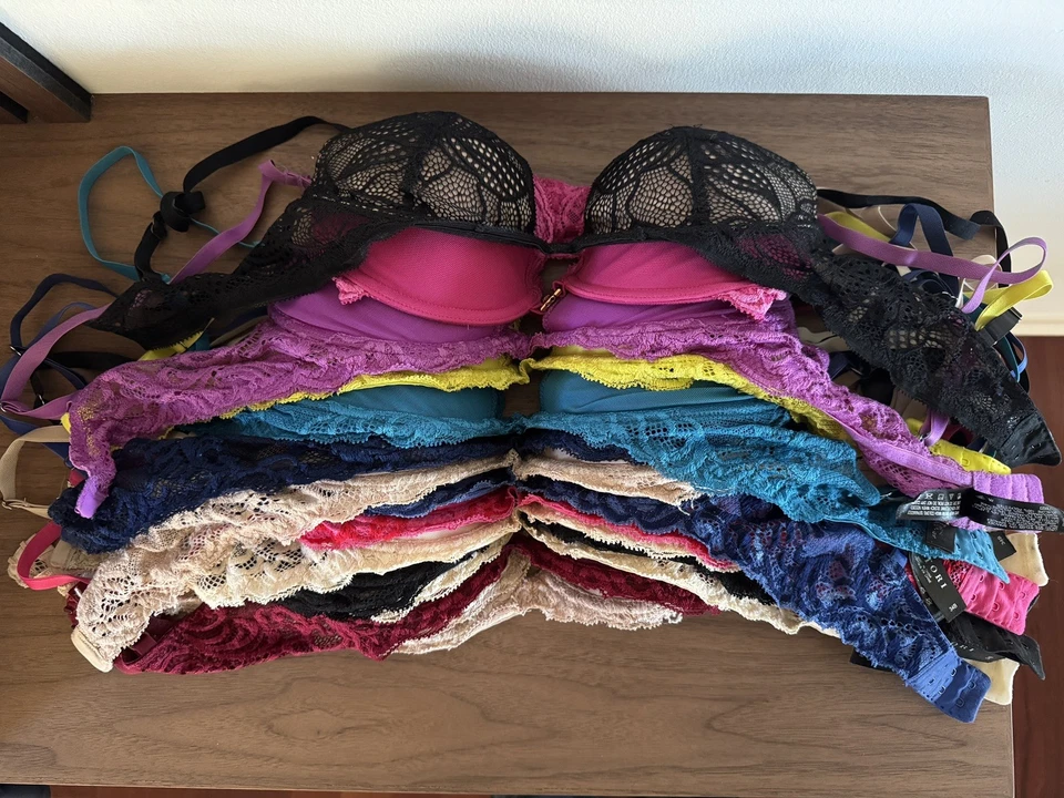 Lot of 15 Natori Feathers Plunge T-Shirt Bras Light Padding Lace Trim - Image 2 of 2