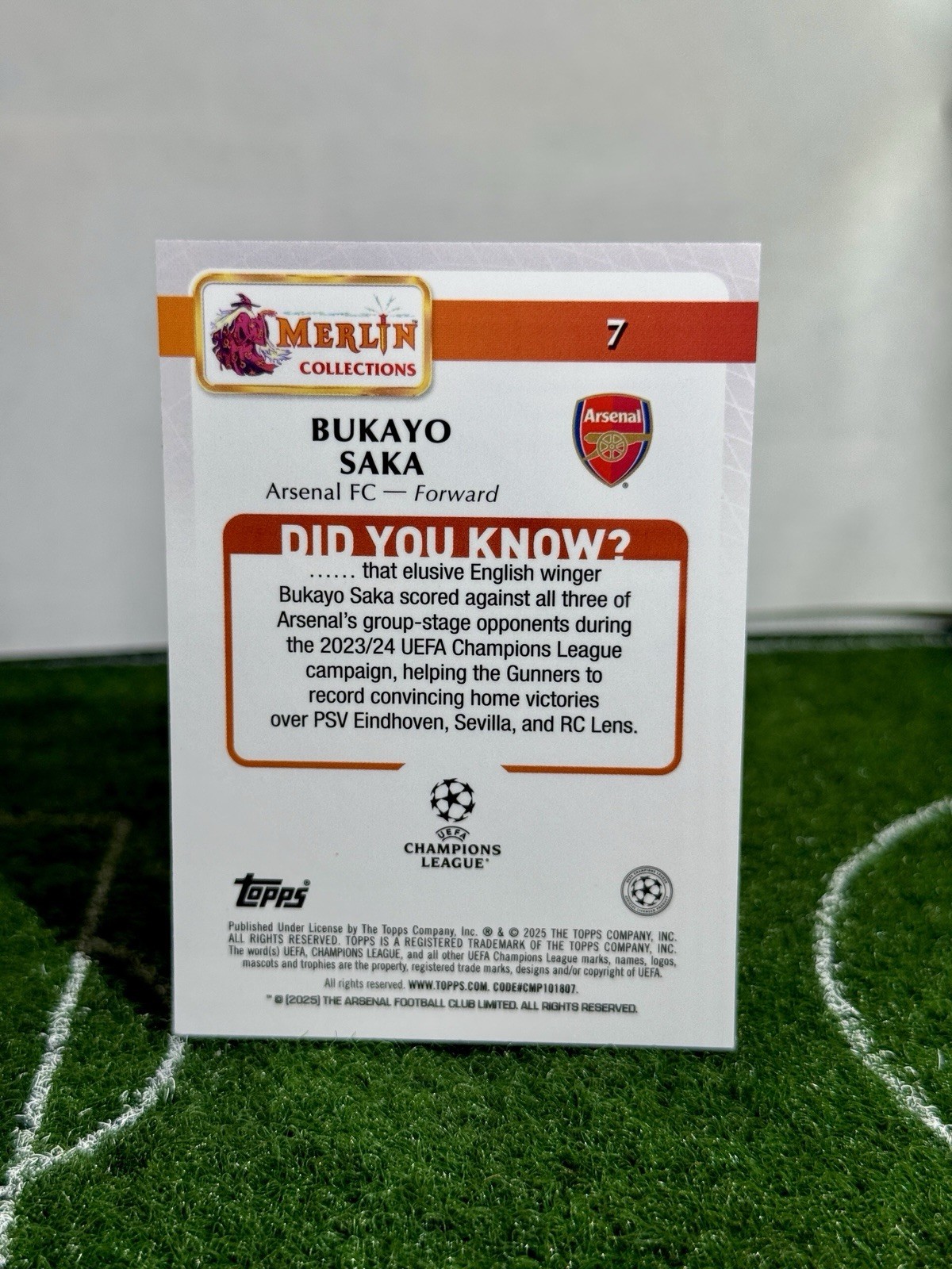 Topps Merlin UEFA Club Competitions Bukayo Saka Arsenal Parallel #7 2024-25 view 2