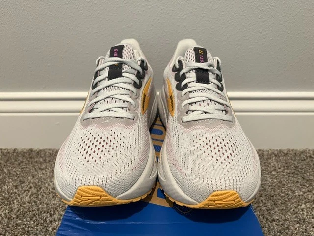 Women's Size 8 Brooks Ghost 17 Running Shoes New In  Oyster/Apricot/Pink 120431 - Image 2 of 4
