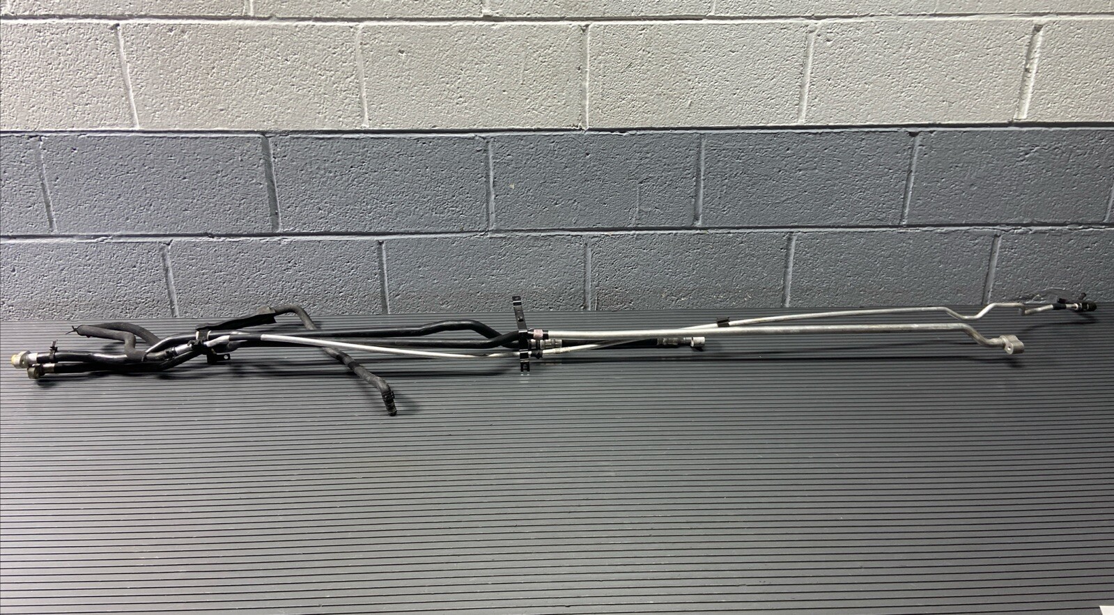 2008-2015 Audi R8 42 Spyder Underbody AC Air Conditioner Hose Line Pipe OEM