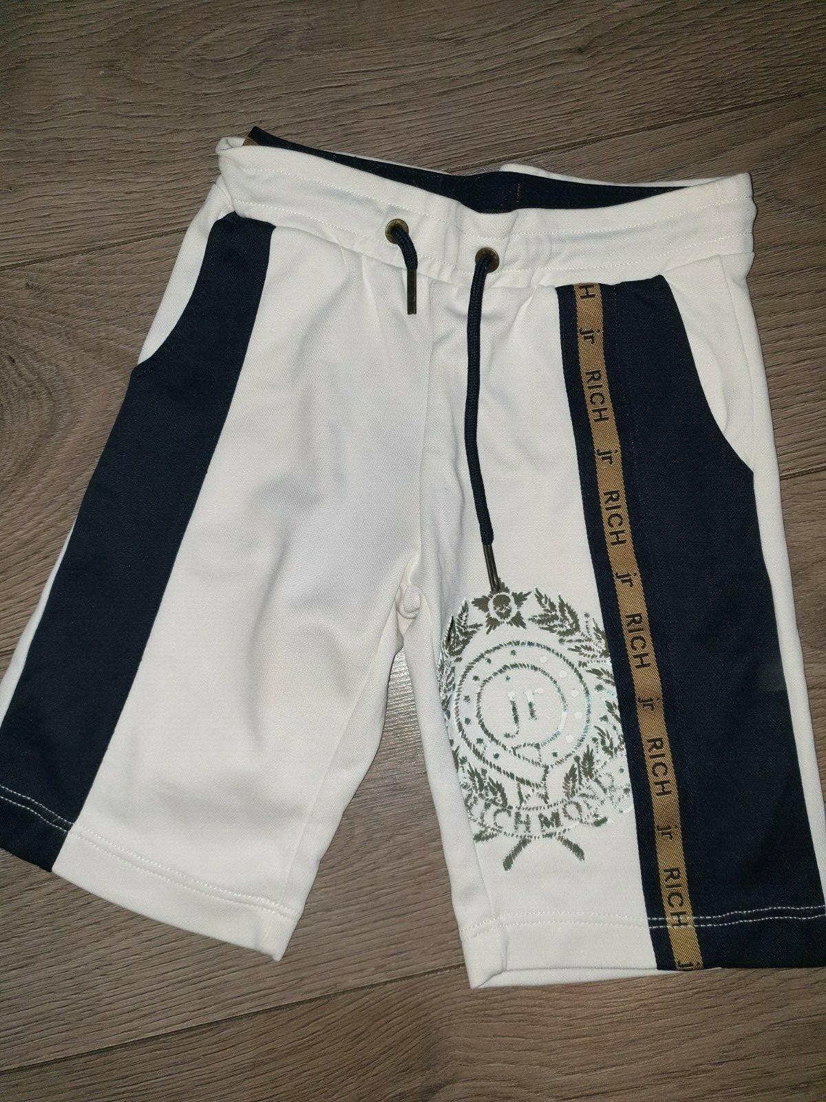 Picture 1 of 6