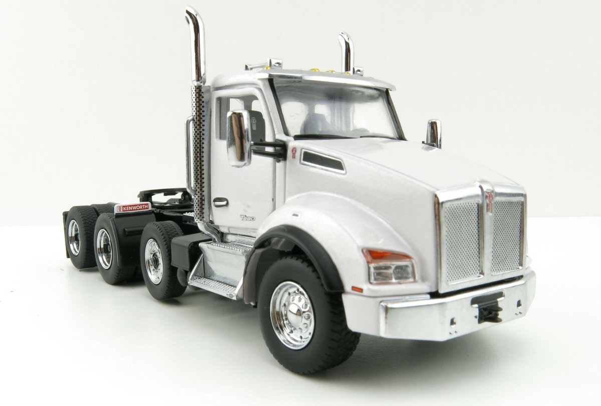 Diecast Masters 71058 - Kenworth T880 Tandem Metallic white
