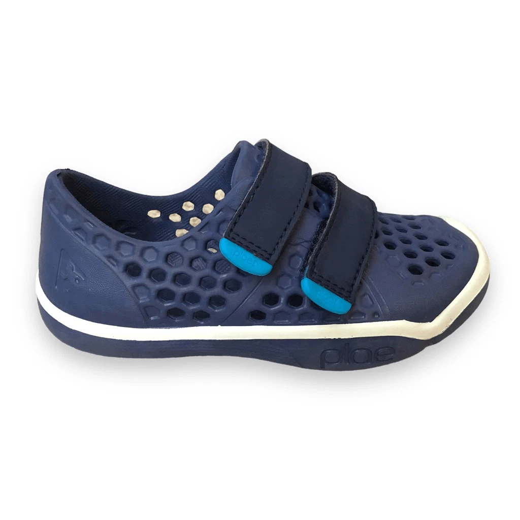 Plae little boys 11 you Mimo water shoes navy blue perforated
