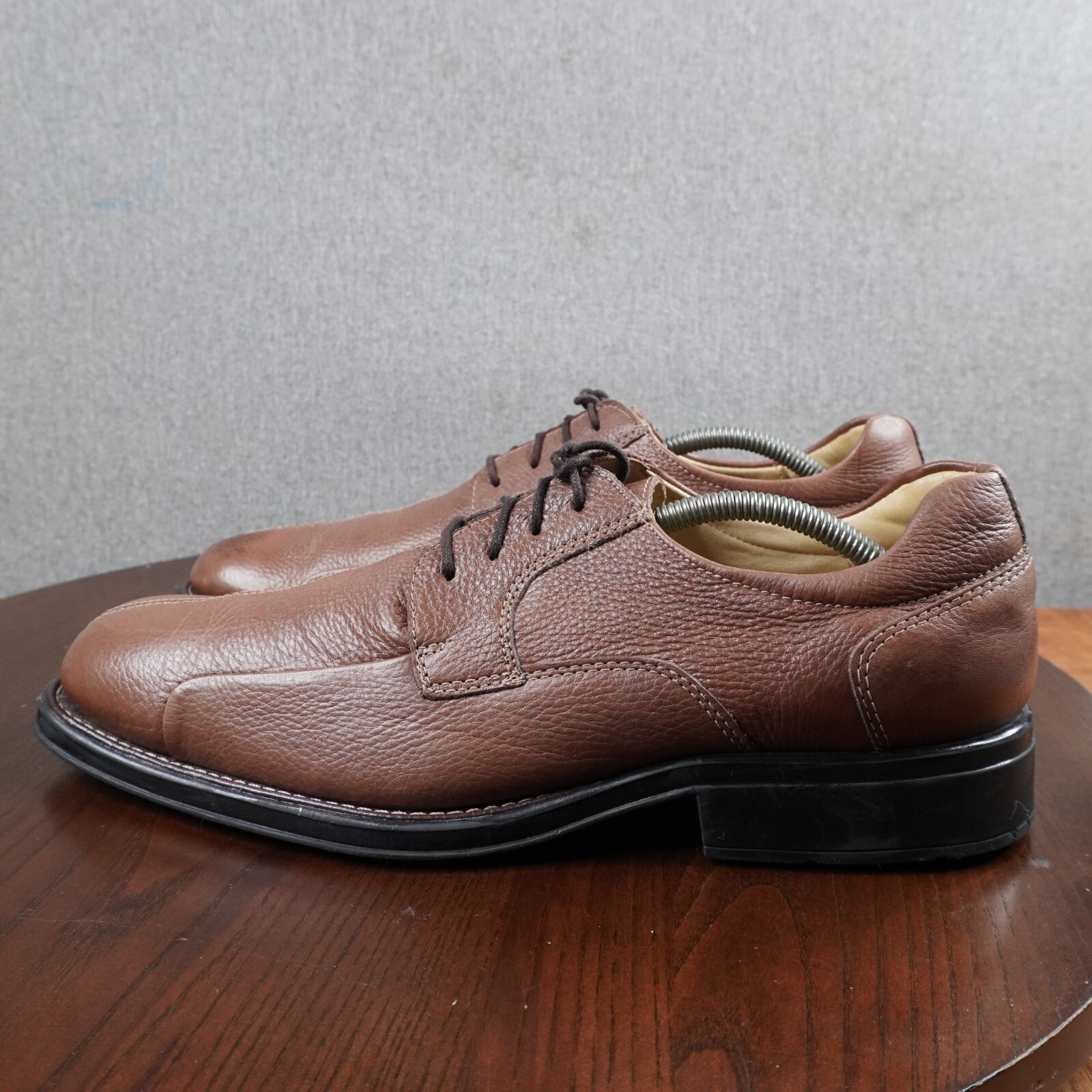 SAOLA Abito Studio Belvedere Bay Bridge Oxford taglia 14D marrone ciottoli pelle stringato