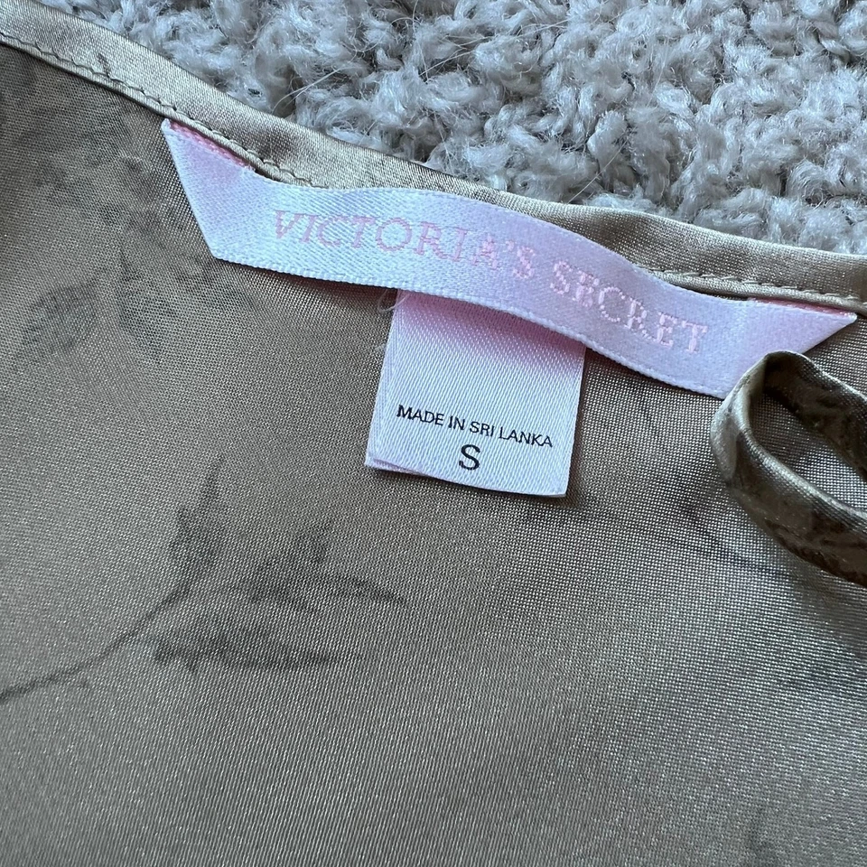 Mini Vestido Sin Mangas Floral Satinado Vintage Y2K Victorias Secret Borde de Encaje Pequeño Foto 2 de 4