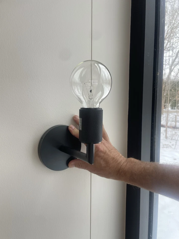 Par de apliques de pared de bronce para restauración de herrajes nuevos en caja Foto 2 de 4