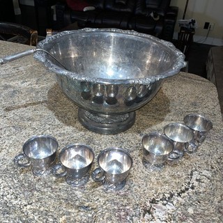 1847 Rogers Bros Heritage Punch Bowl Model 9445 w/ Ladle & 6 Cups
