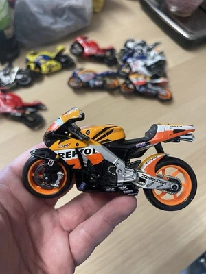 Maisto 1/18 Honda 2005 Repsol Honda Team Max Biaggi Moto GP 3# - Photo 1/4