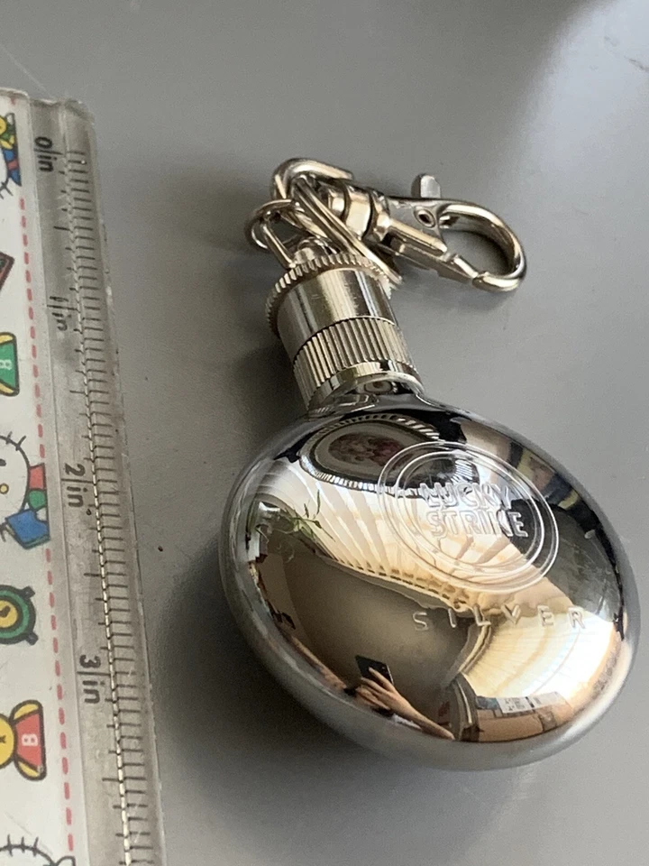 Frasco llavero Lucky Strike rojo plata coleccionable Foto 4 de 4