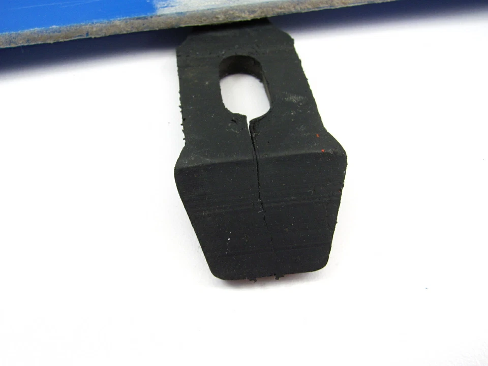 1987 POLARIS 87 CYCLONE W877828 250cc ATV - TOOLBOX LID AND STRAP (STRAP DAMAGE) - Image 3 of 4