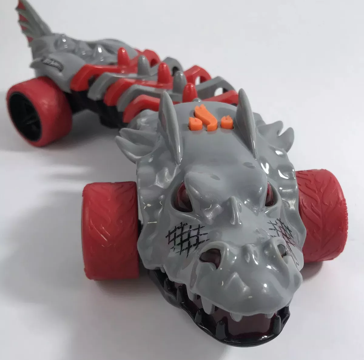 Hot wheels mutant machines skull face 2025