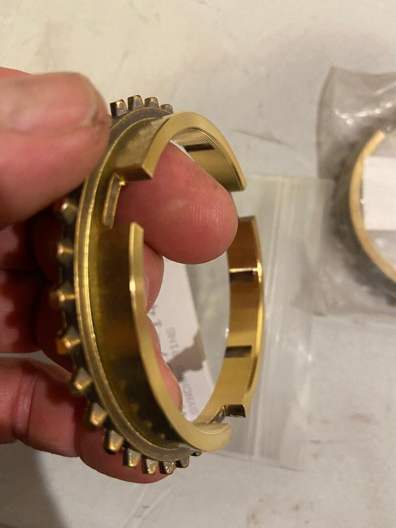 2 Quality NOS Auto Gear Muncie WT29714 Synchro Rings 6365 NO STEP 4